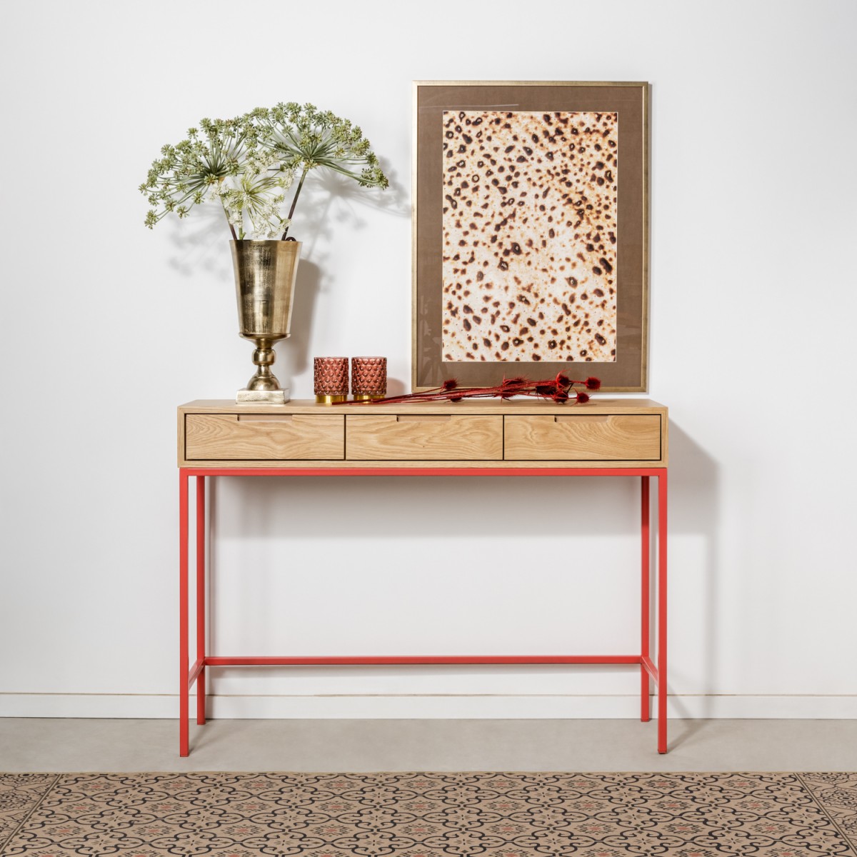 קונסולה מעוצבת עם רגליי ברזל צבעוניות - one piece multicolor